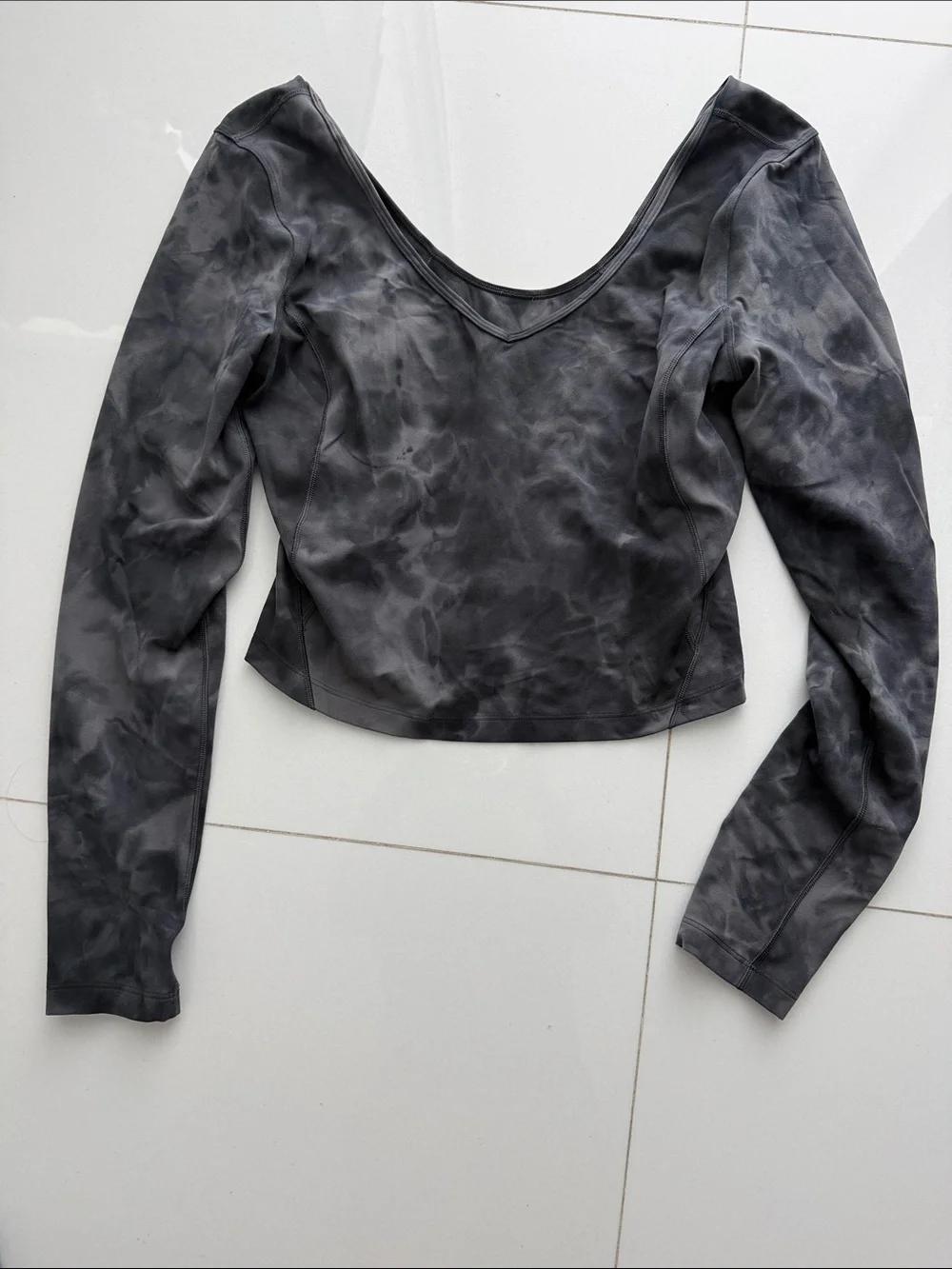 lululemon athletica Long Sleeve V-Neck Crop Top - Charcoal Tie-Dye